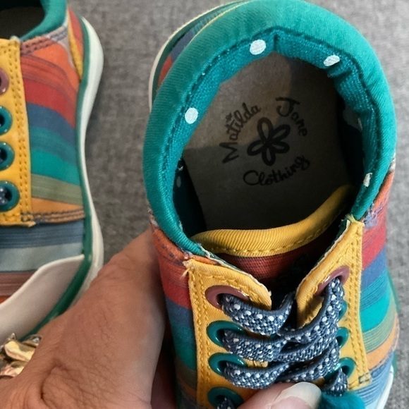 Matilda Jane Stripe Pom Pom Shoes Sz 5 - Picture 3 of 6